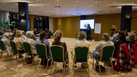 Burgemeester Langenacker tijdens de avond over geweld tegen vrouwen in Figi: “Niet normaal? Zeg er wat van!”